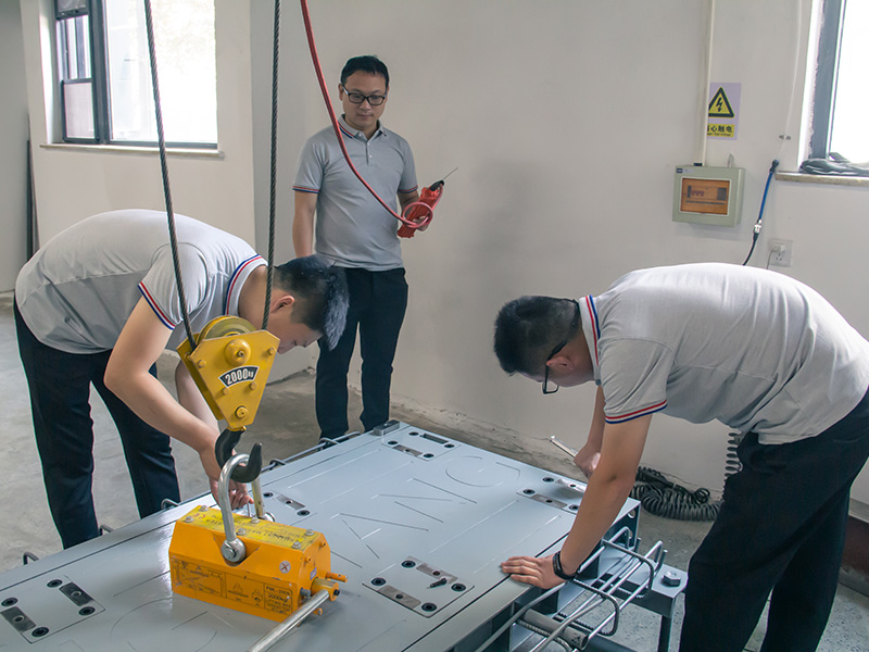 ��������